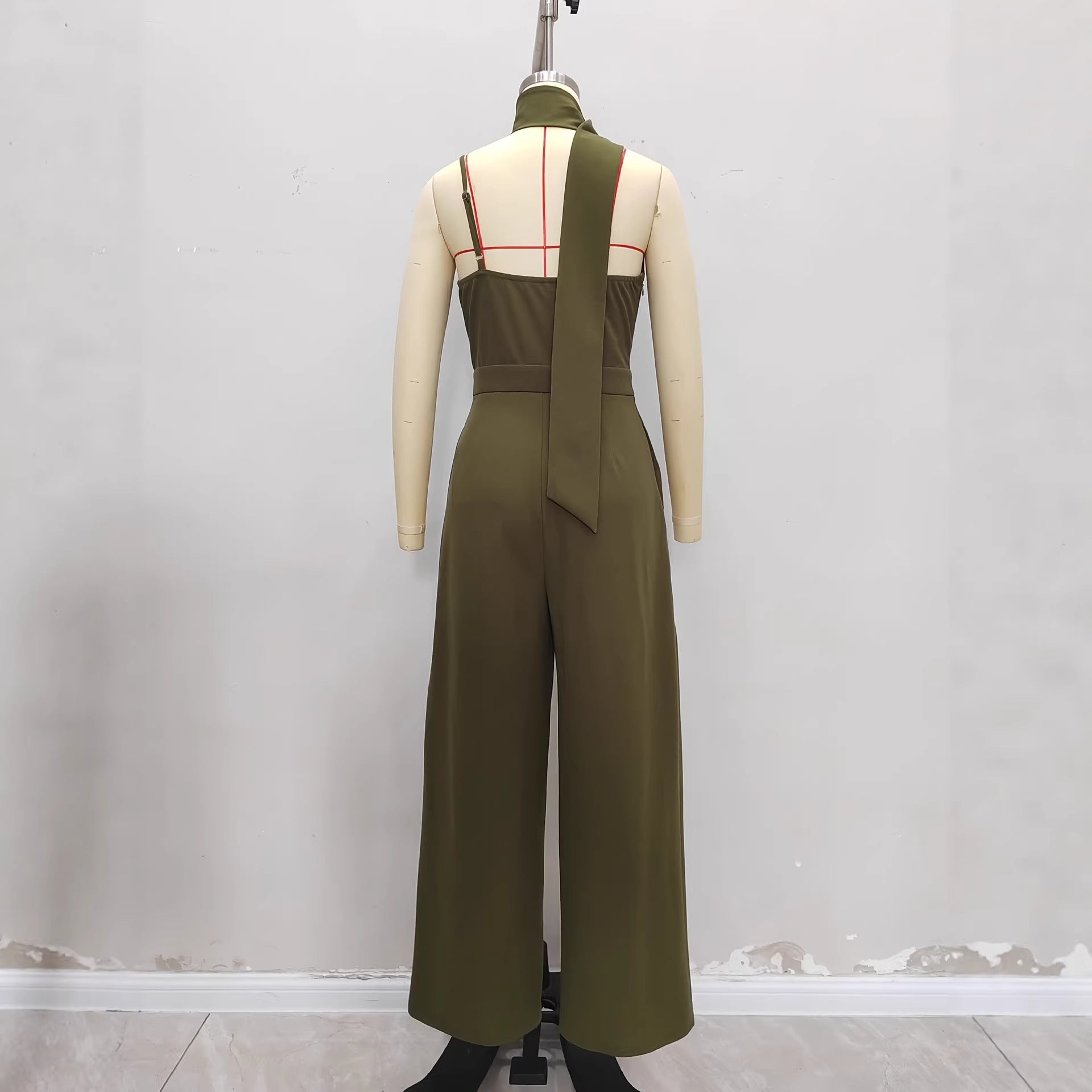 Chic Sleeveless Knit Jumpsuit with Pockets