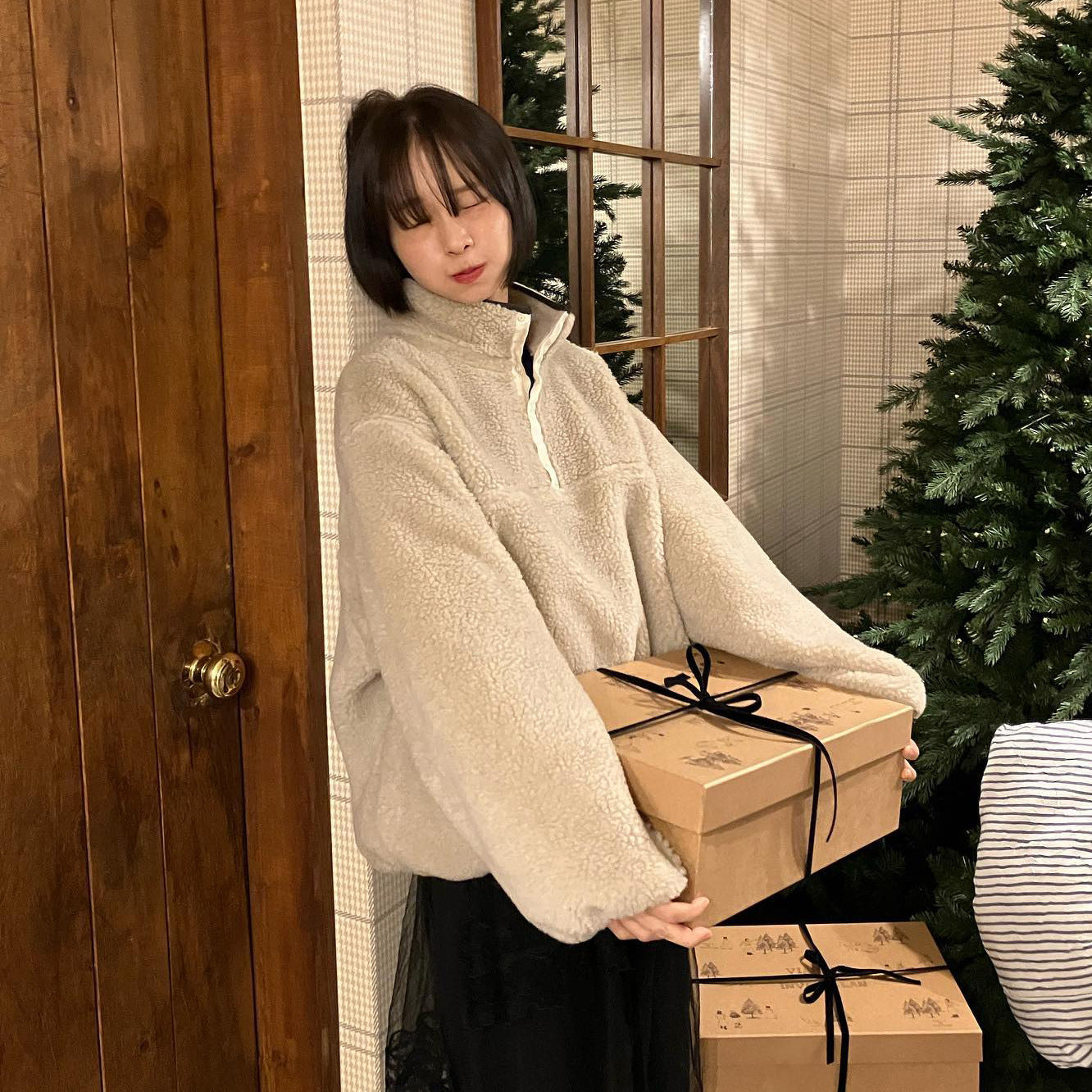 Cozy Lamb Wool Lapel Pullover Plush Sweatshirt