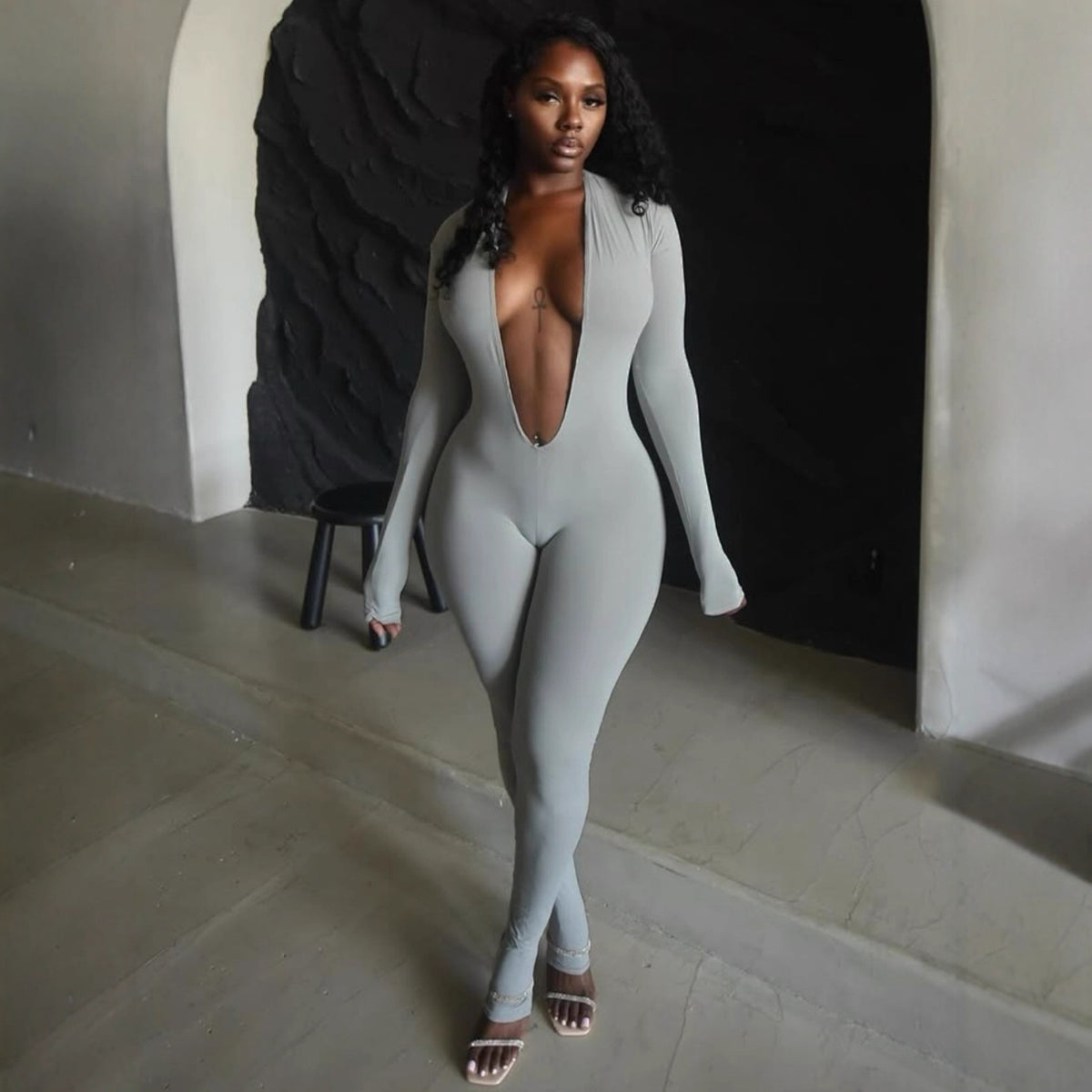 Stretchy Figure-Hugging Solid Long-Sleeve Jumpsuit
