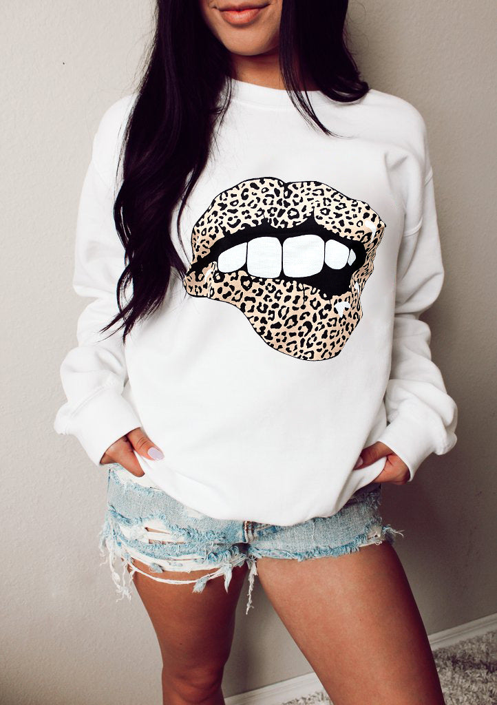 Chic Eyelash Lip Print Long Sleeve Loose Sweatshirt