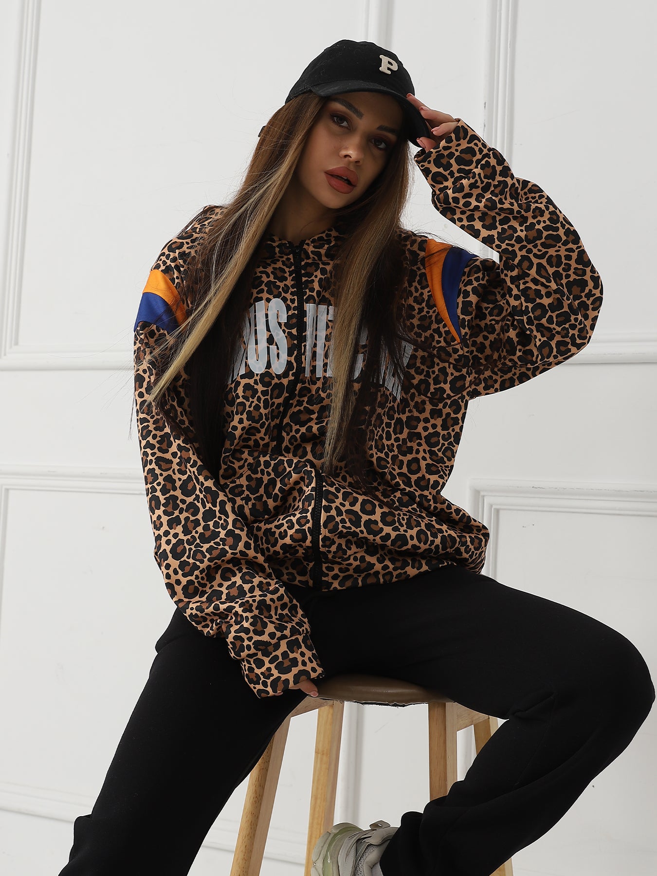 Women's Chic Leopard Print Long Sleeve Sweatshirt