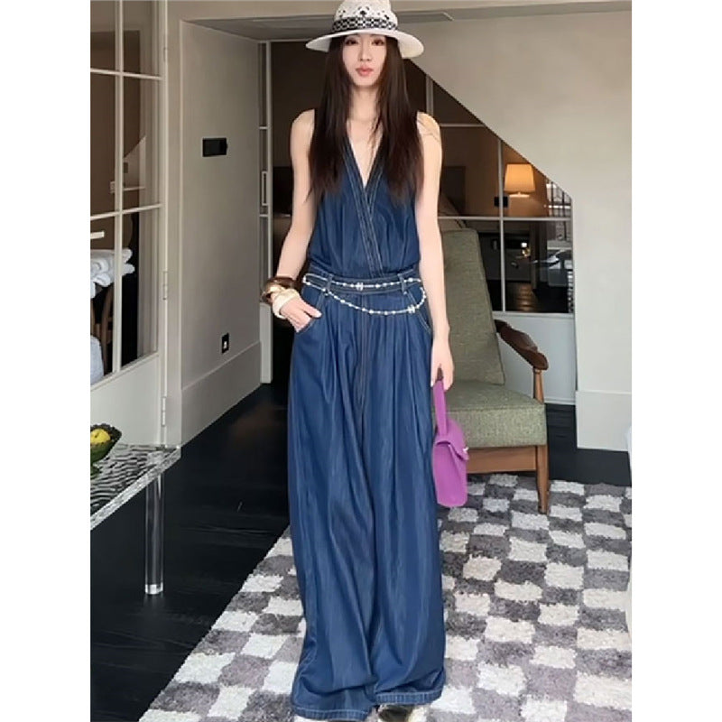 Fashionable Plus-Size Denim Overalls With Straps