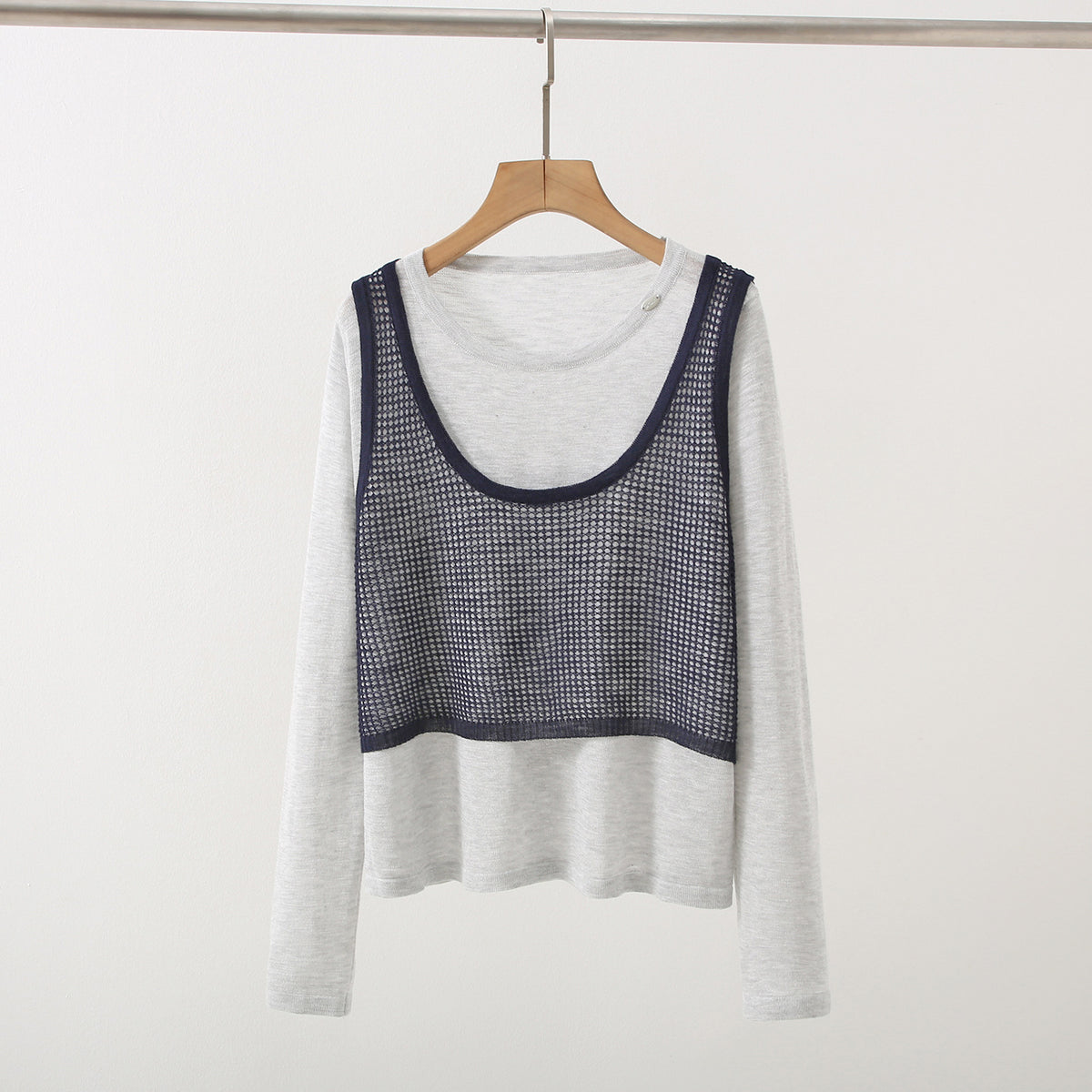 New Design Sense Stitching Fake Two-piece Knitted Sweaters Women