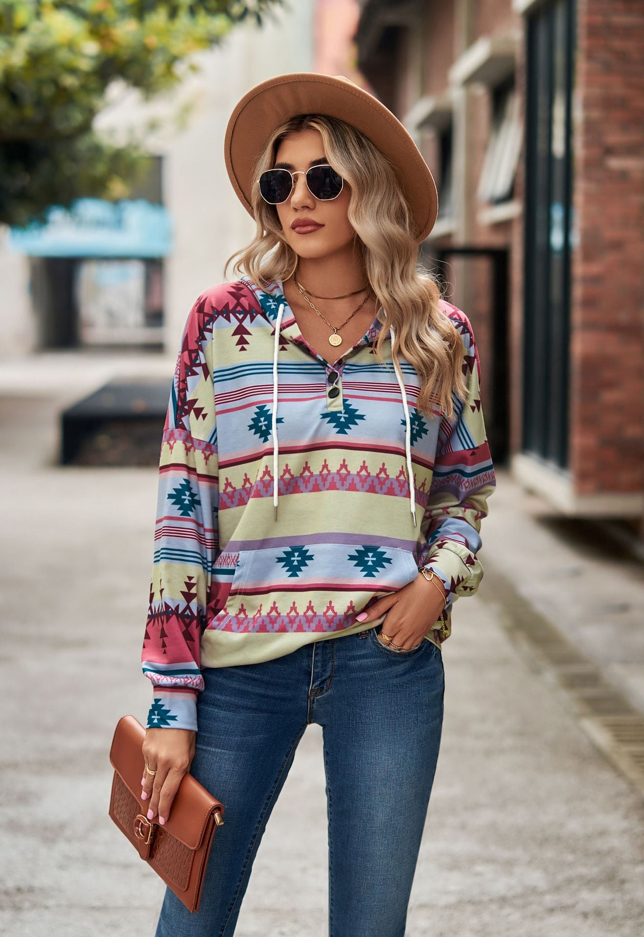 Geometric Pattern Long Sleeve Hooded Pocket Sweatshirt