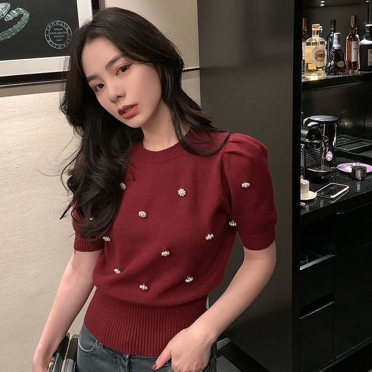 Straight-shoulder Short-sleeve Knit T-shirt