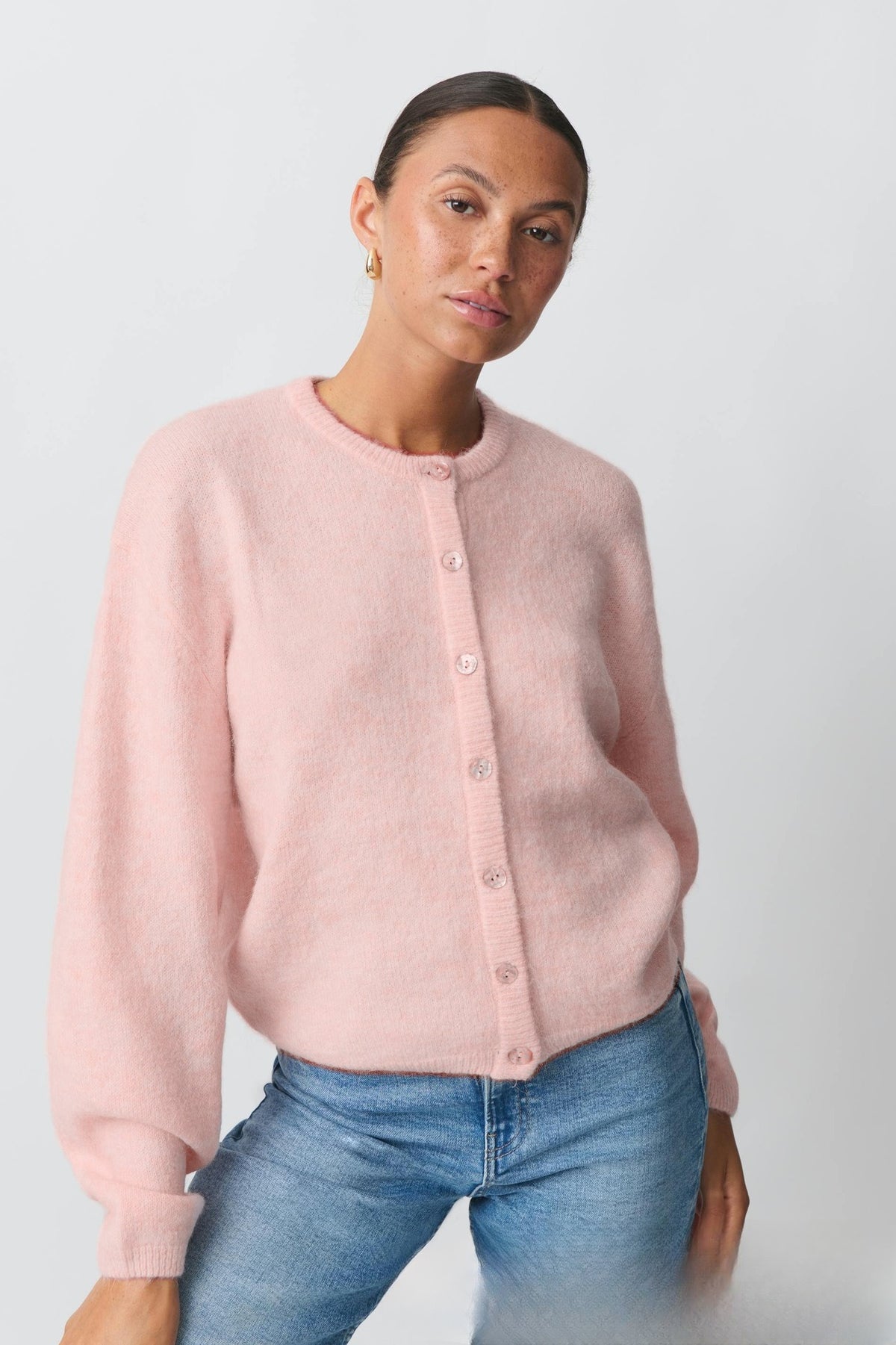 Natural Shell Button Simple and Thin Round Neck Velvet Cardigan Women's Sweater