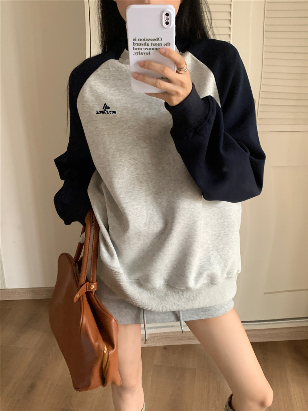 Contrast Letter Embroidered Loose Long Sleeve Top