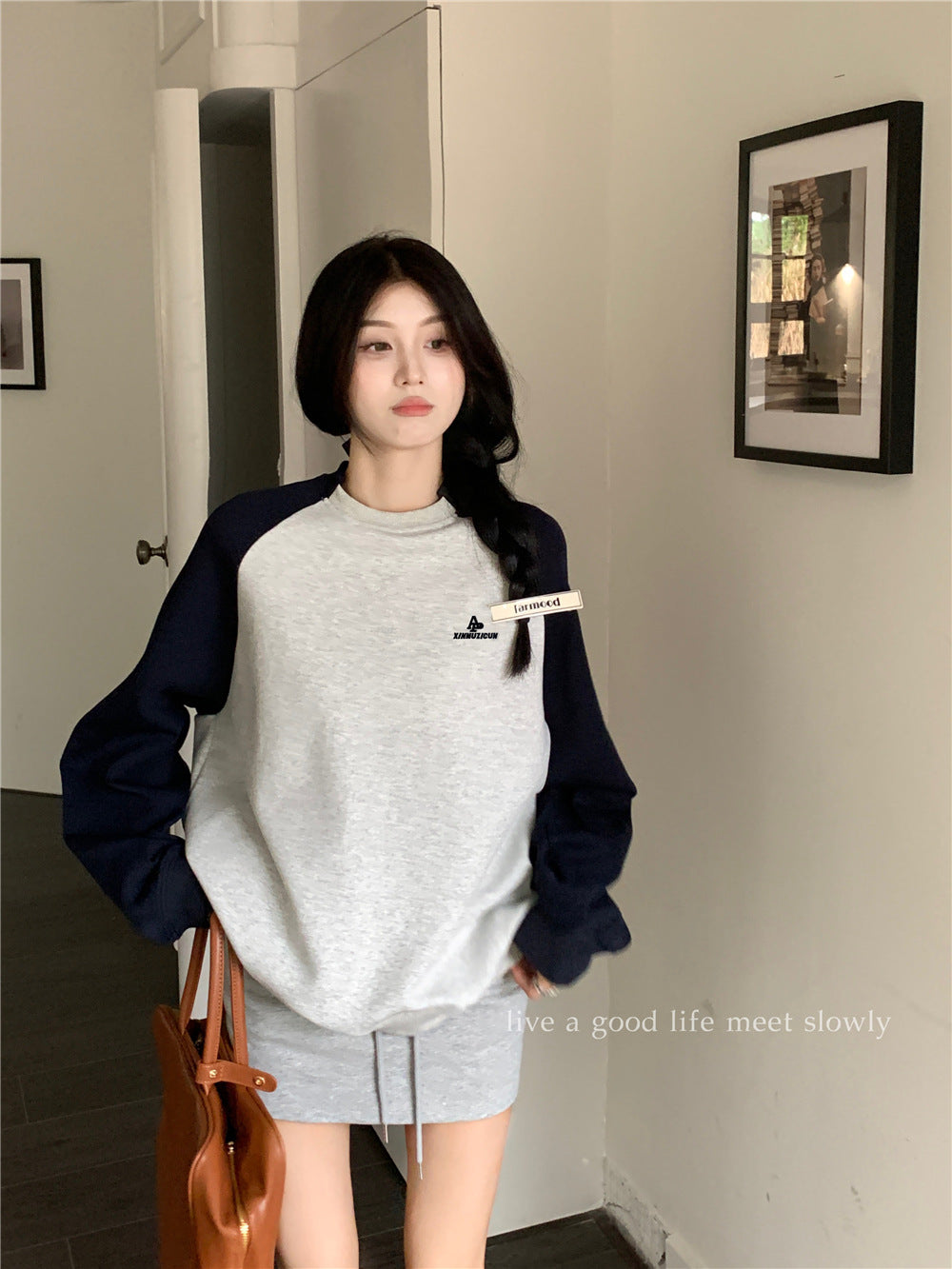 Contrast Letter Embroidered Loose Long Sleeve Top