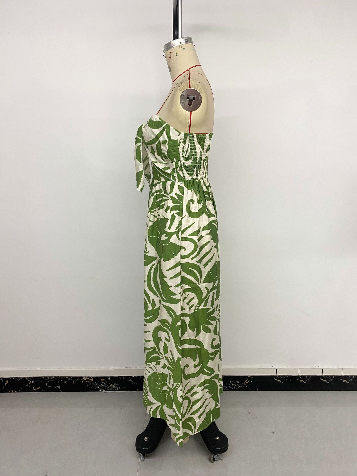 New Summer Resort-style Jumpsuit With A Fresh, Airy Vibe High-waisted Tube-top Design With A Green Leaf Print