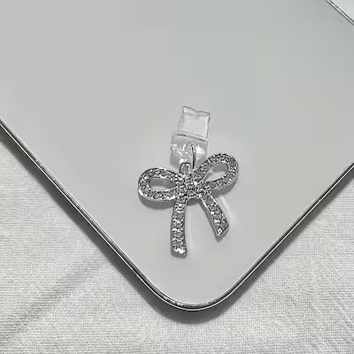 Charm Bowknot Phone Pendant Dust Plug – Universal Metal Phone Decoration for iPhone, Type‑C and Android Devices