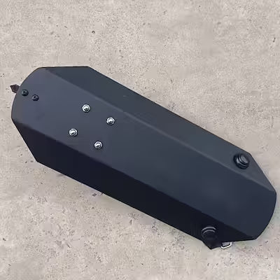 Portable Small Arms Shield, Handheld Riot Shield, Made Of High-strength Aluminum Alloy And Tungsten Steel, Equipped with A Window Breaker, An Excellent Choice for Outdoor Hunting, Winter Outdoor Ice Breaking Arm, Window Ice Breaking Tool
