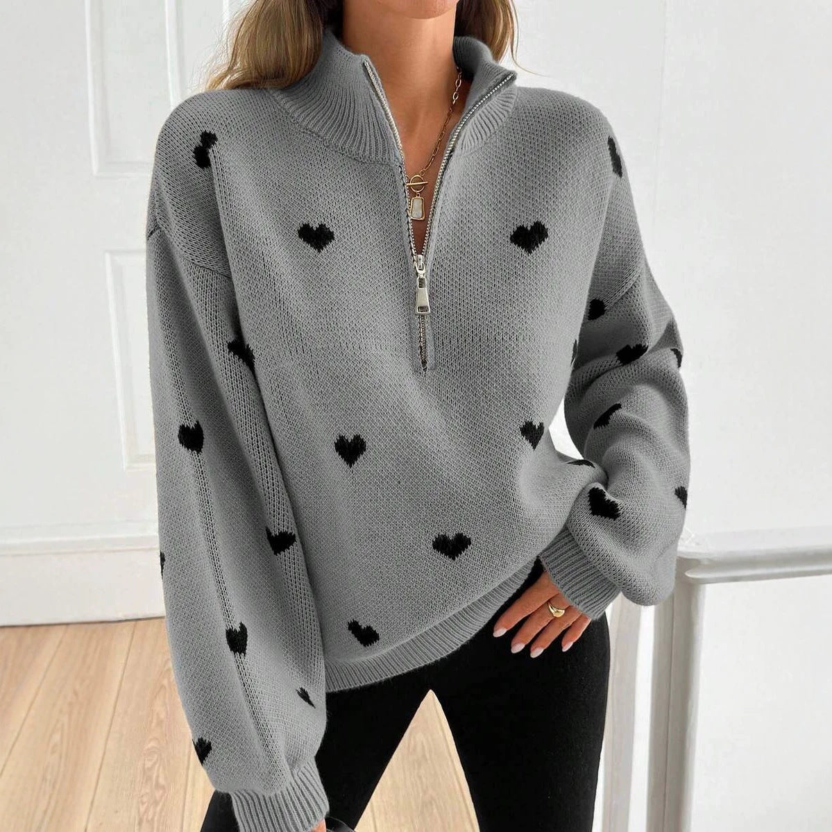Womens Knitted Long-sleeve Sweater with a Heart-pattern Zipper