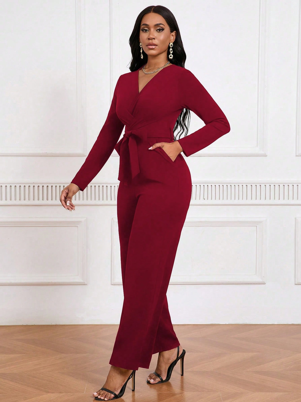 Elegant V-Neck Long Sleeve Straight Commuting Jumpsuit