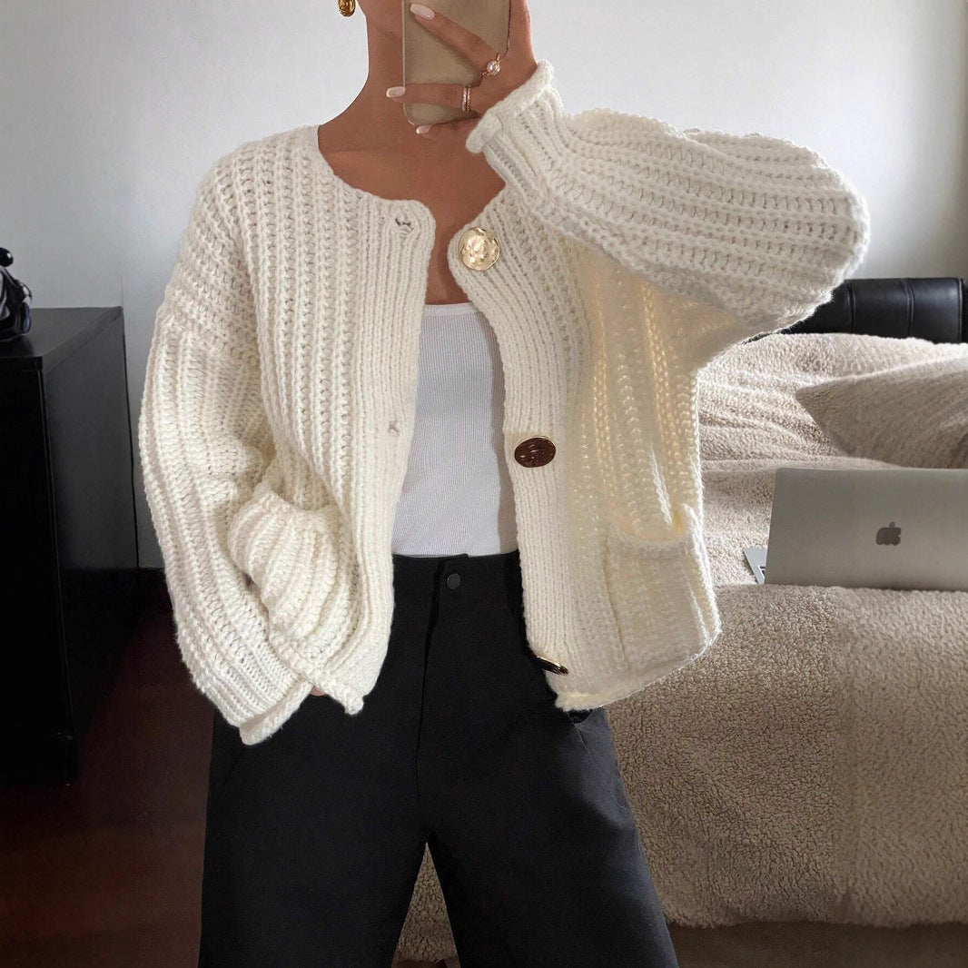Women's Warm Knitted Sweater with Buttoned Pockets