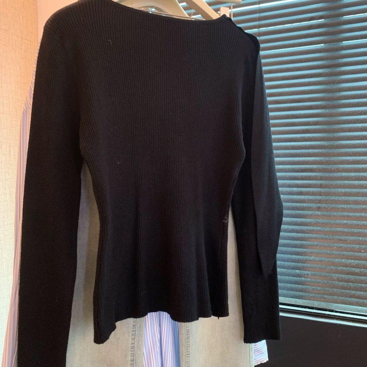 Designer-style Fitted Waist Figure-flattering Versatile Knit Top