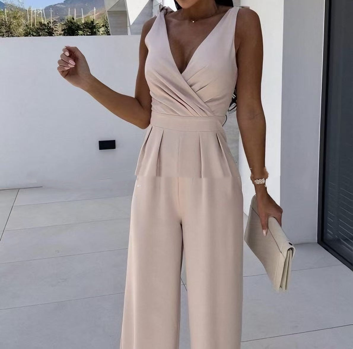 Chic V-Neck Sleeveless Wide-Leg Long Jumpsuit
