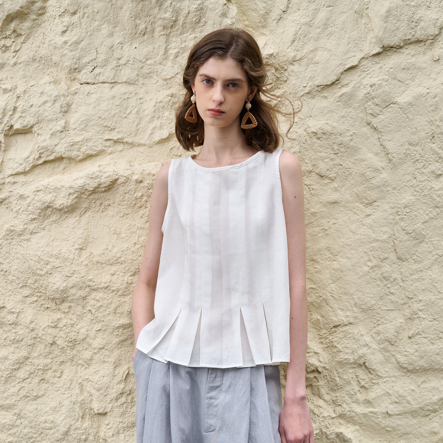 Breathable Linen Sleeveless Top – Light, Cool & Eco‑Friendly