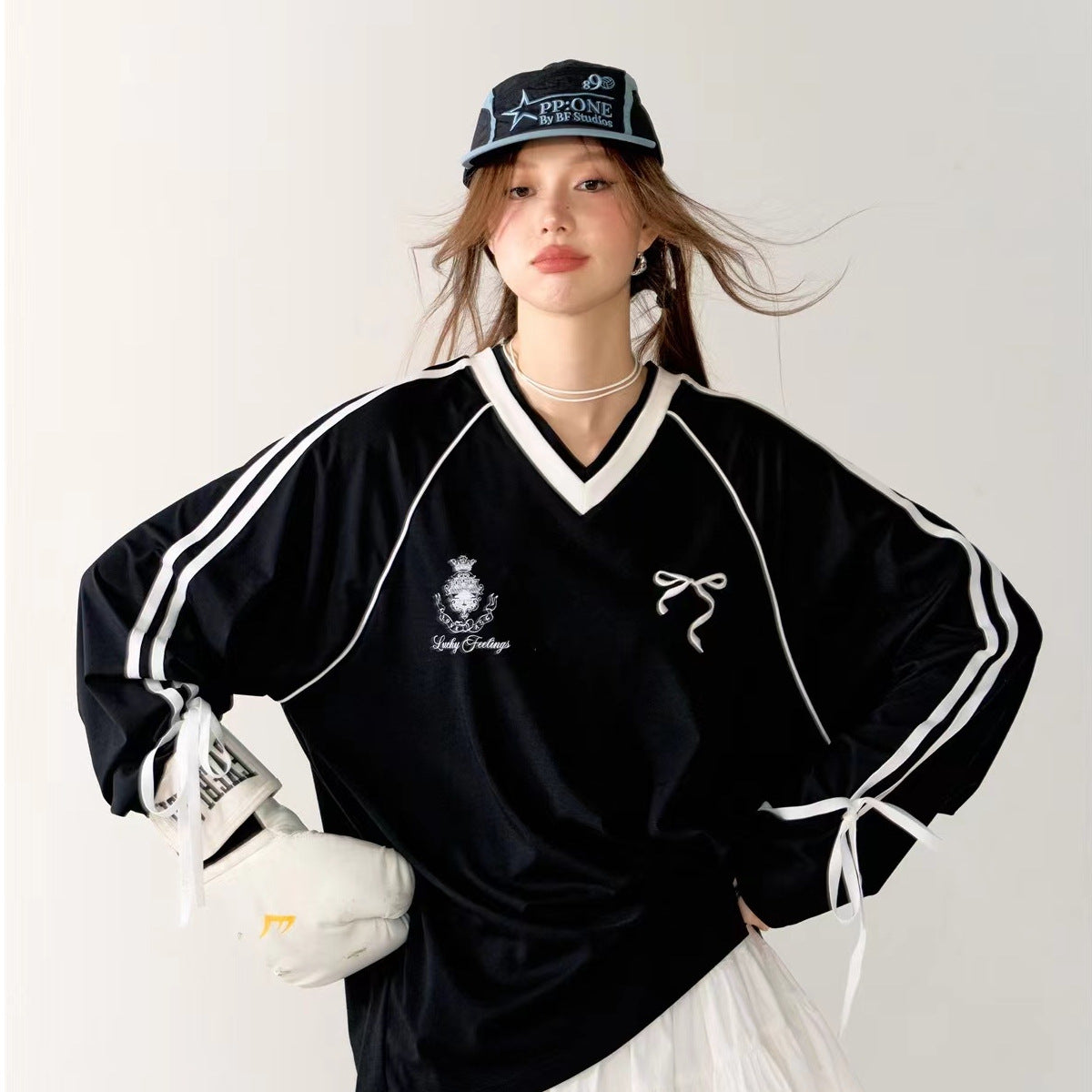 American White V-neck Long Sleeve Women's Early Autumn Design Thin Sweater