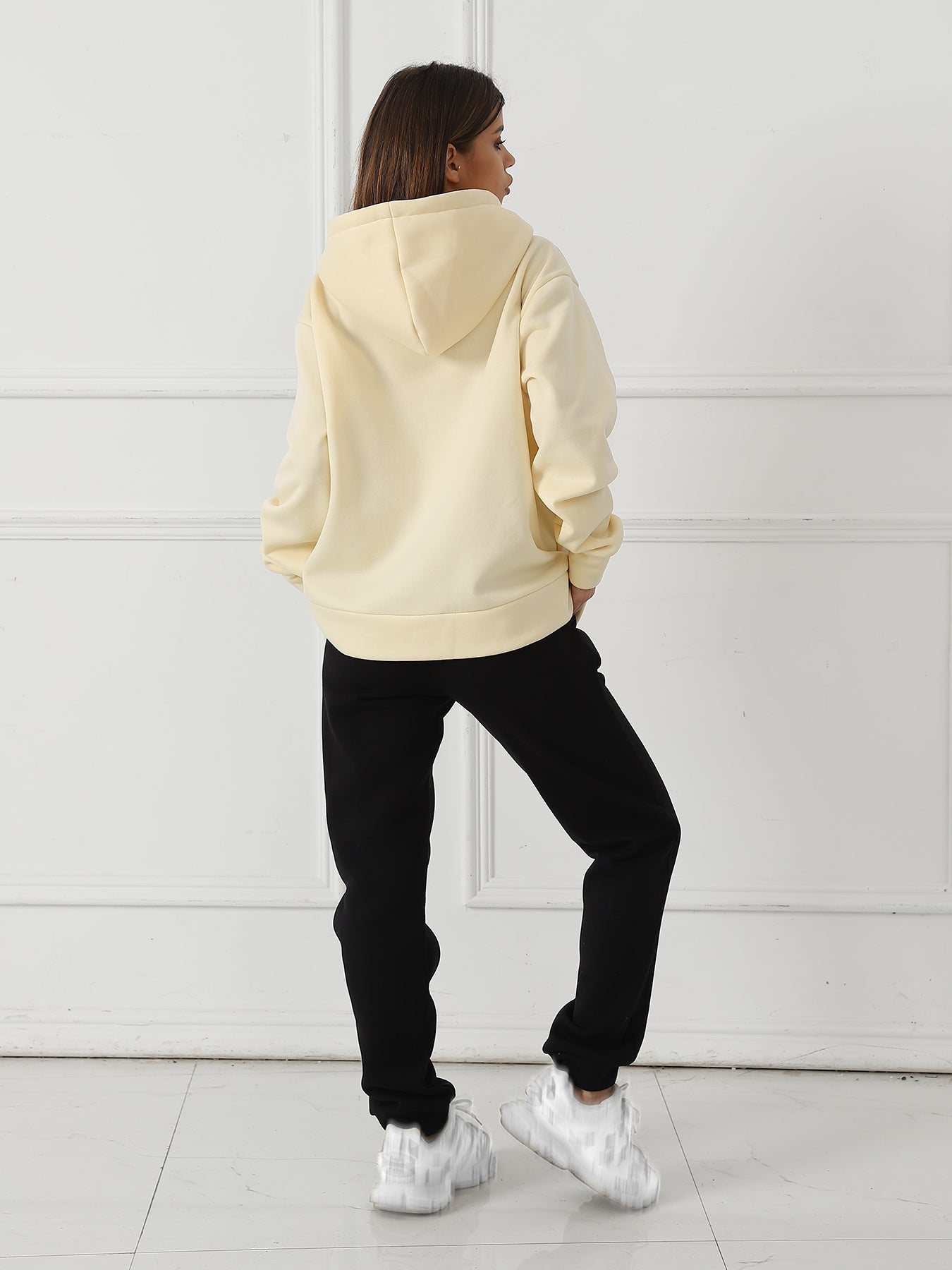 Cozy Women's Long Sleeve Sweatshirt for Everyday Comfort