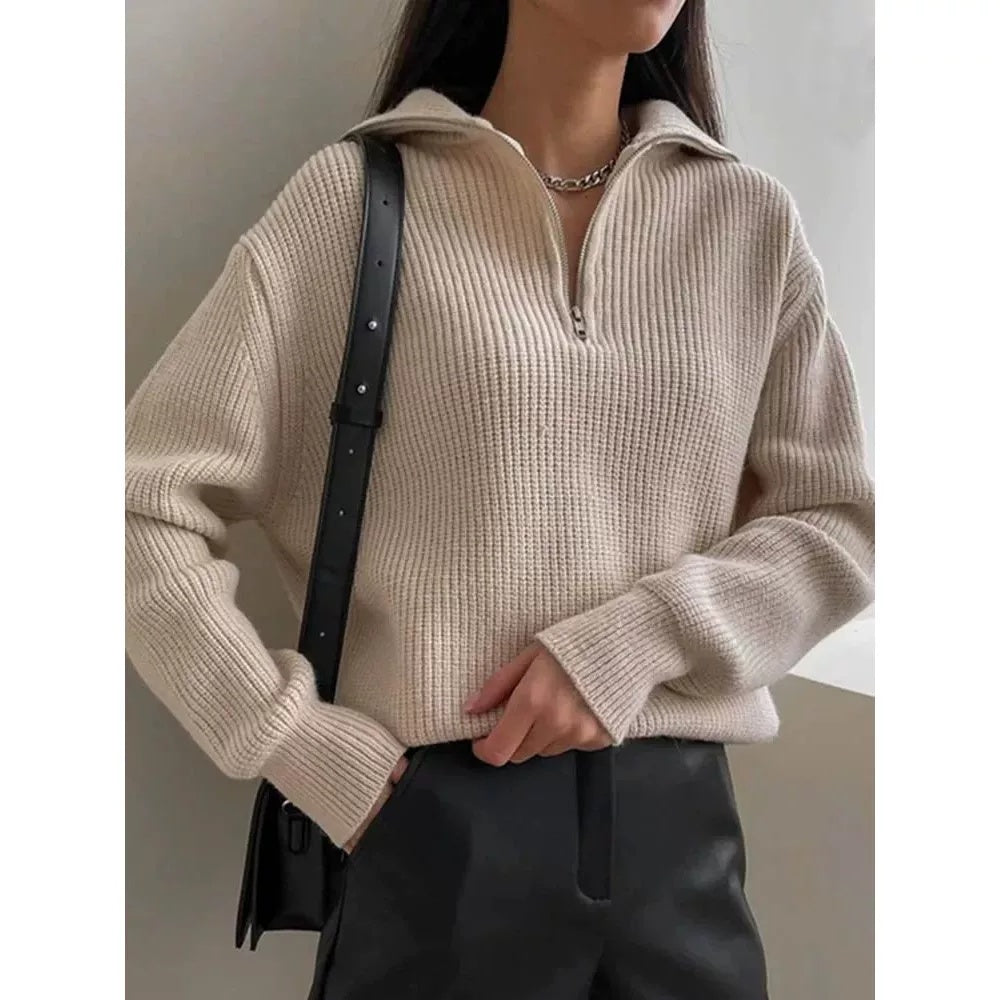 Loose-fitting Womens Knitted Sweater with a Zipper for Outerwear