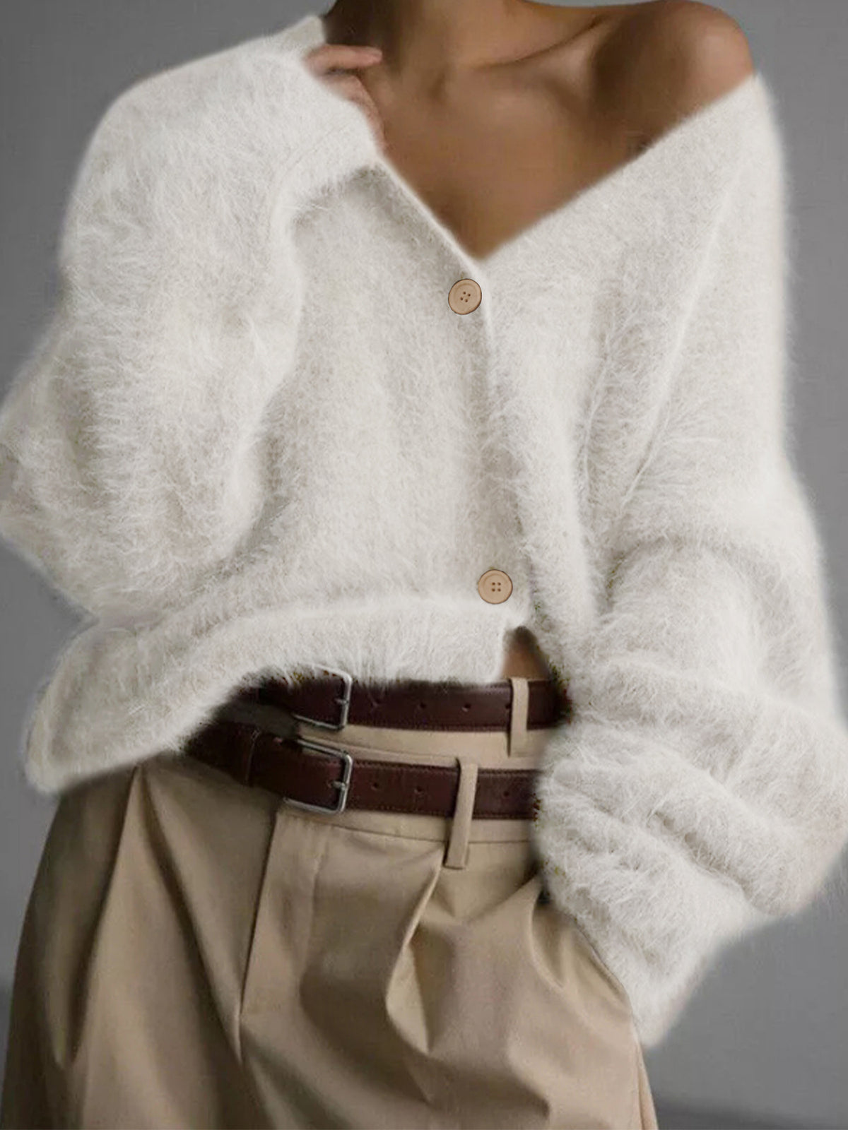 Knitted Outerwear V-neck Buttoned Long-sleeve Cardigan for Autumn and Winter