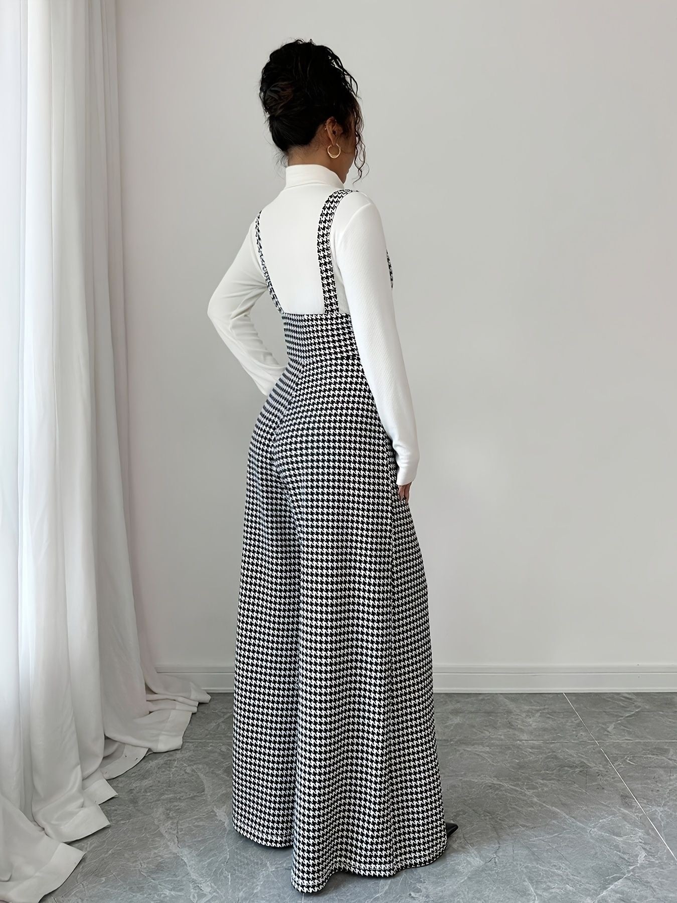 Elegant Slim-Fit Solid Sleeveless Commuter Jumpsuit