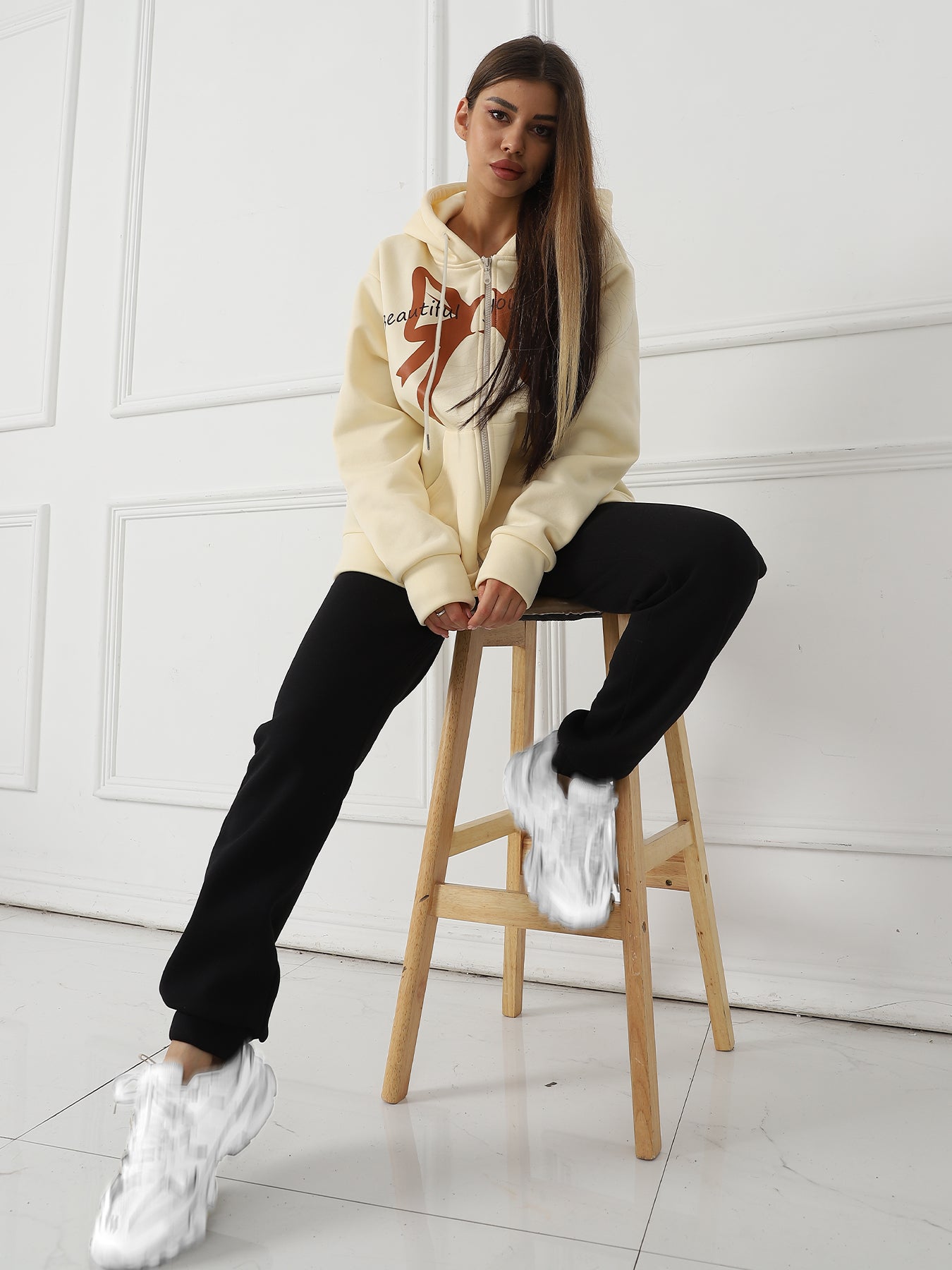 Cozy Women's Long Sleeve Sweatshirt for Everyday Comfort