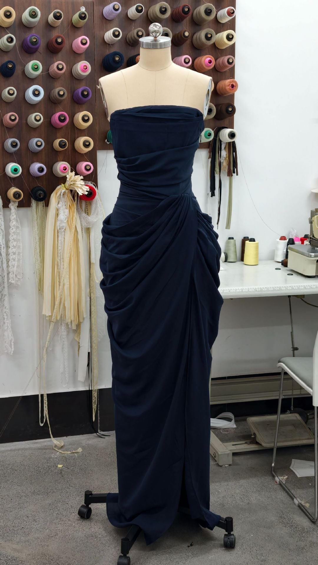 Split-style Spicy-chic Long Skirt with Pleated Waist and Strapless Design