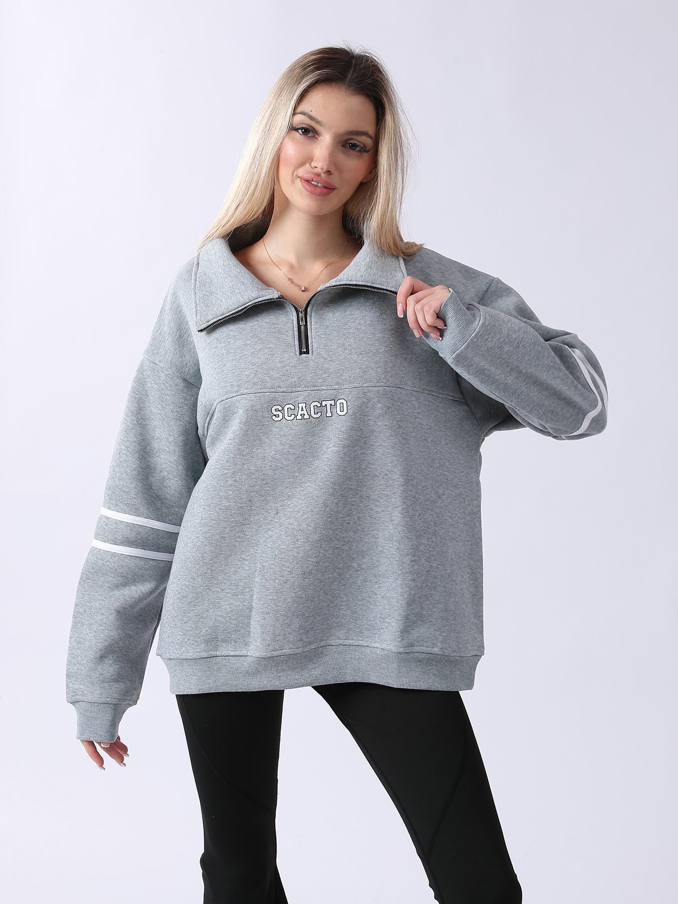 Cozy Women's Long-Sleeve Sweatshirt for Daily Comfort