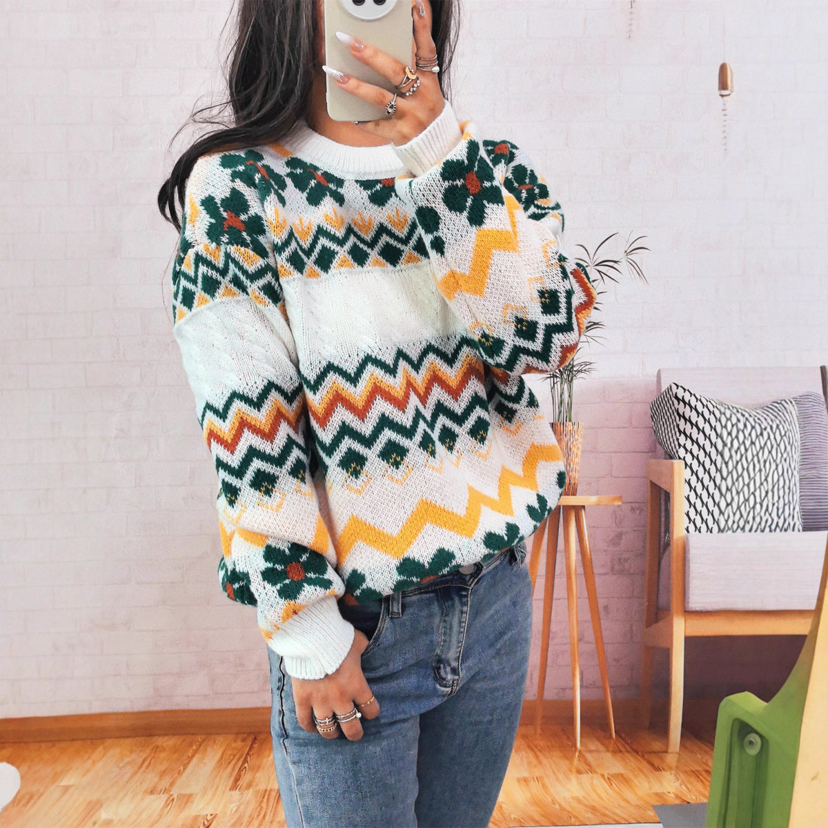 Vintage Jacquard Knitted Round Neck Long Sleeve Women's Sweater