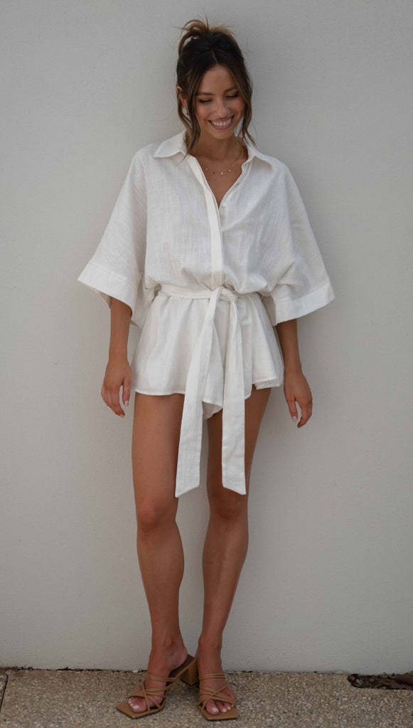 Chic Lace-Up Waist Short Romper