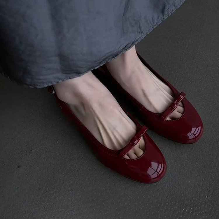 Chic Flat Sandals