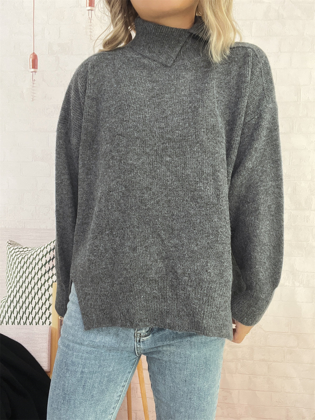 Women's Simple and Irregular Split Turtleneck Solid Color Knitted Pullover