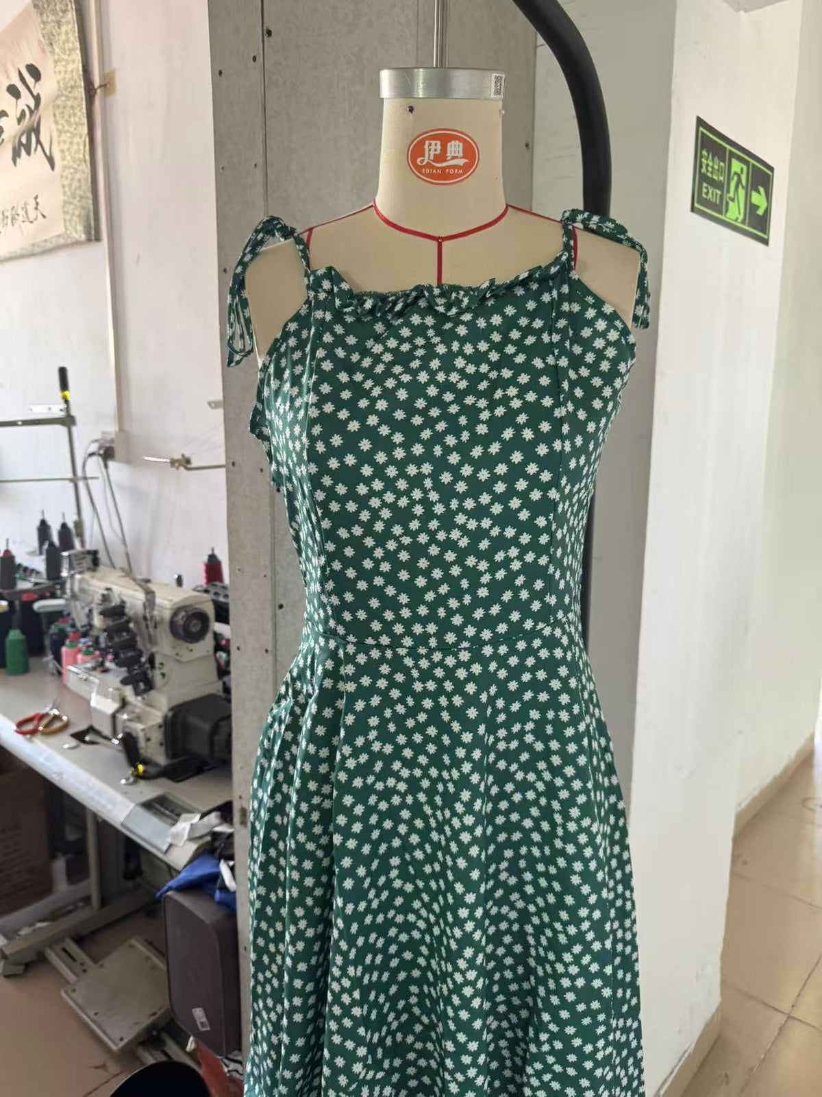 Womens Floral-print Lace-up Strap Dress