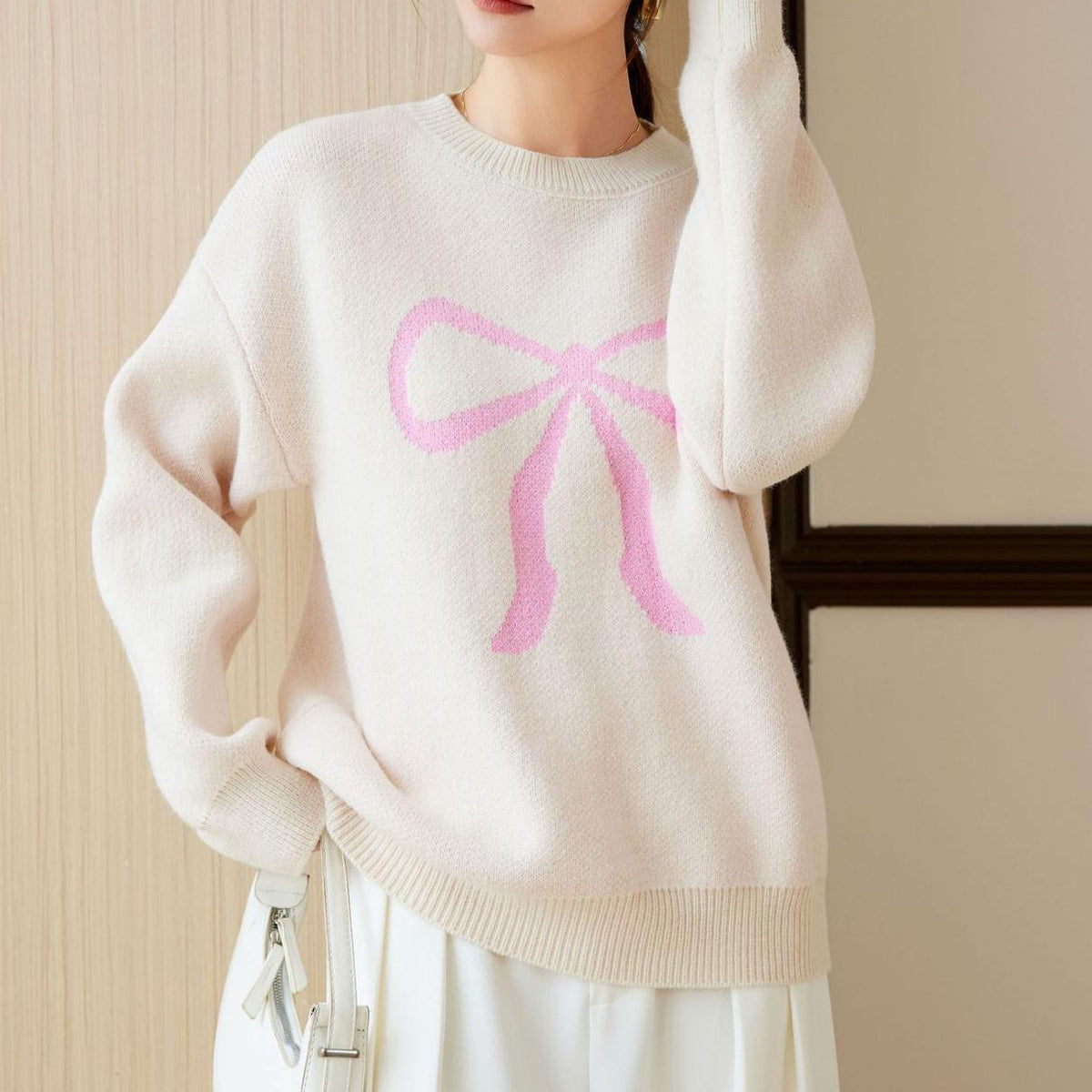 Women's Crew-neck Knitted Pullover with Bowknot Pattern