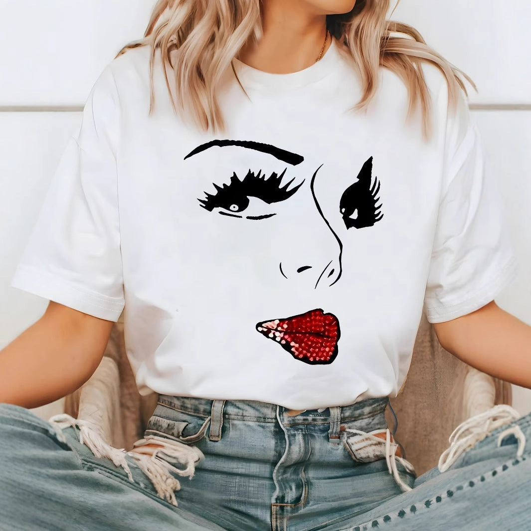Lip-Print Short-Sleeve Tee – Trendy, Loose-Fit Women’s T-Shirt