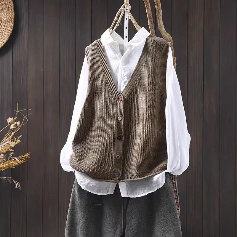 Spring and Autumn Outer Wear Solid Color and V-neck Color Buckle Knitted Cardigan Vest Vest for Women
