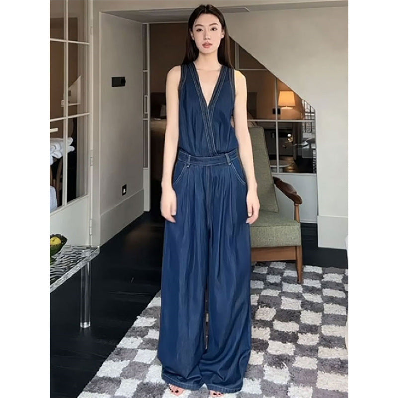 Fashionable Plus-Size Denim Overalls With Straps