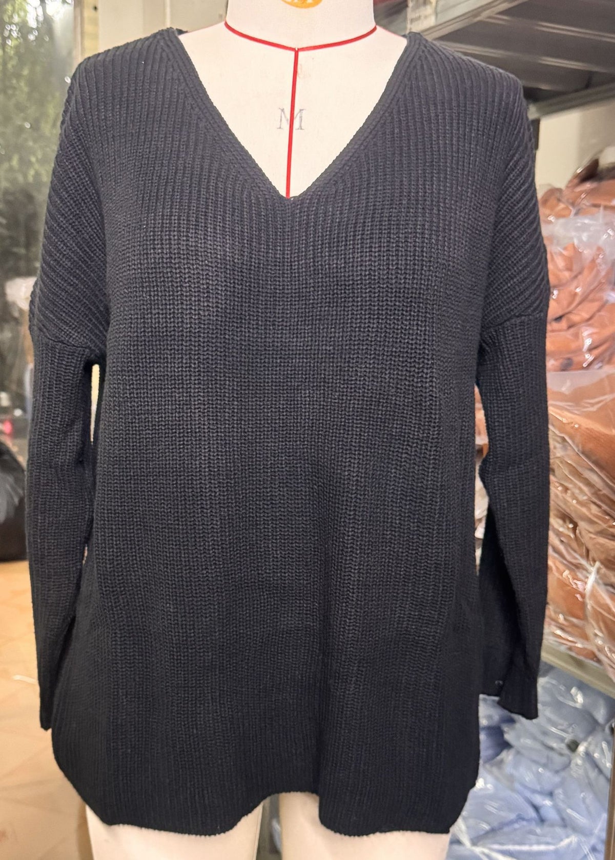 V-neck Loose-fitting Long-sleeve Sweater for Fall and Winter