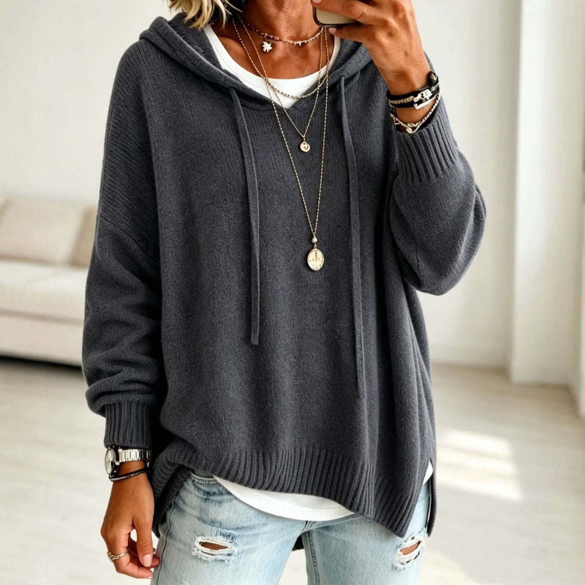 Loose-fitting Long-sleeve Pullover Sweater