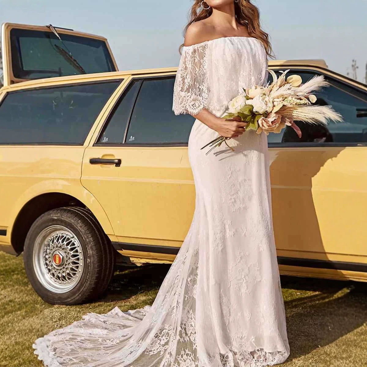 Vintage Off-Shoulder Lace Wedding Dress
