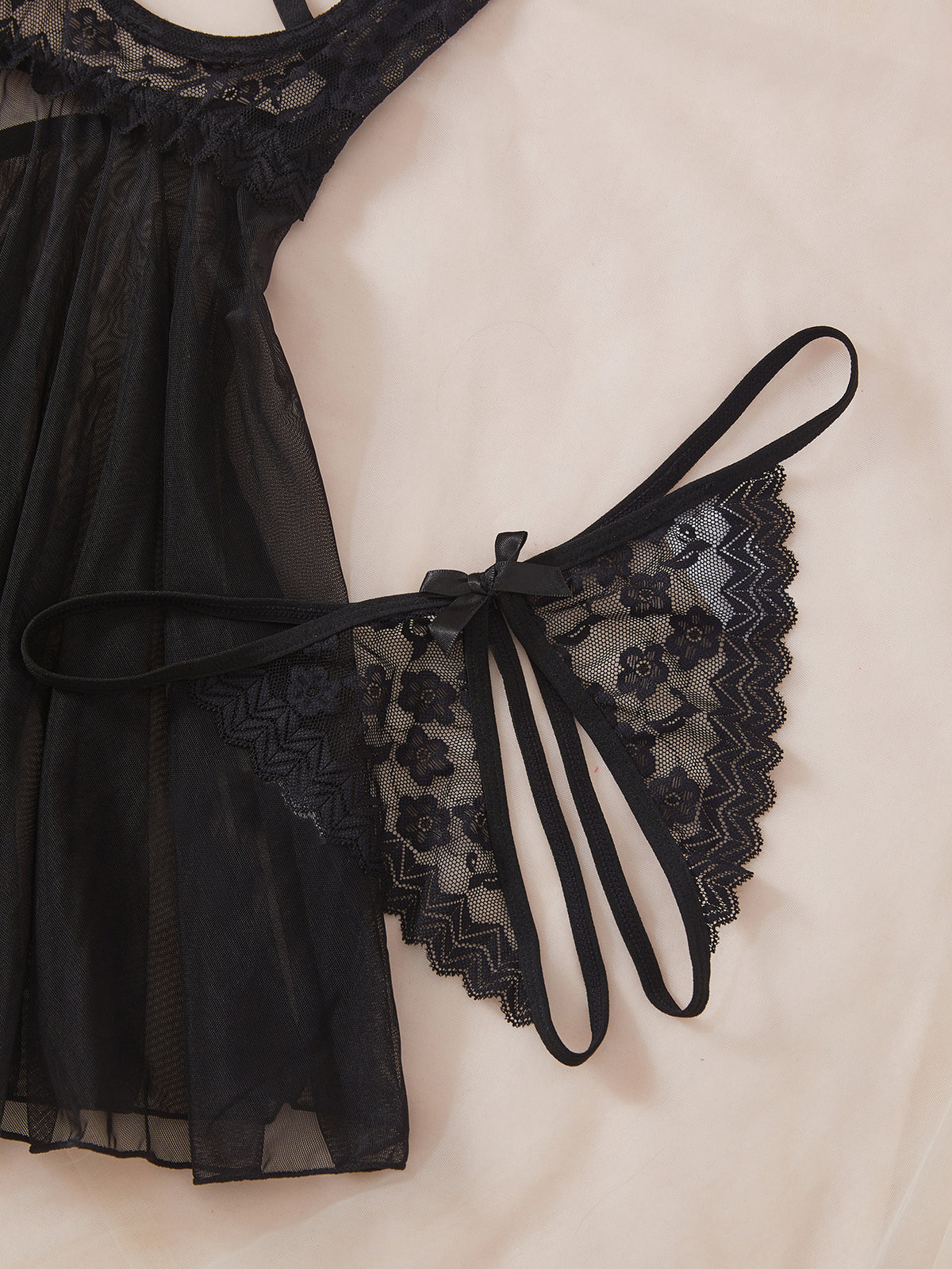 Small Chest with Big Suspender