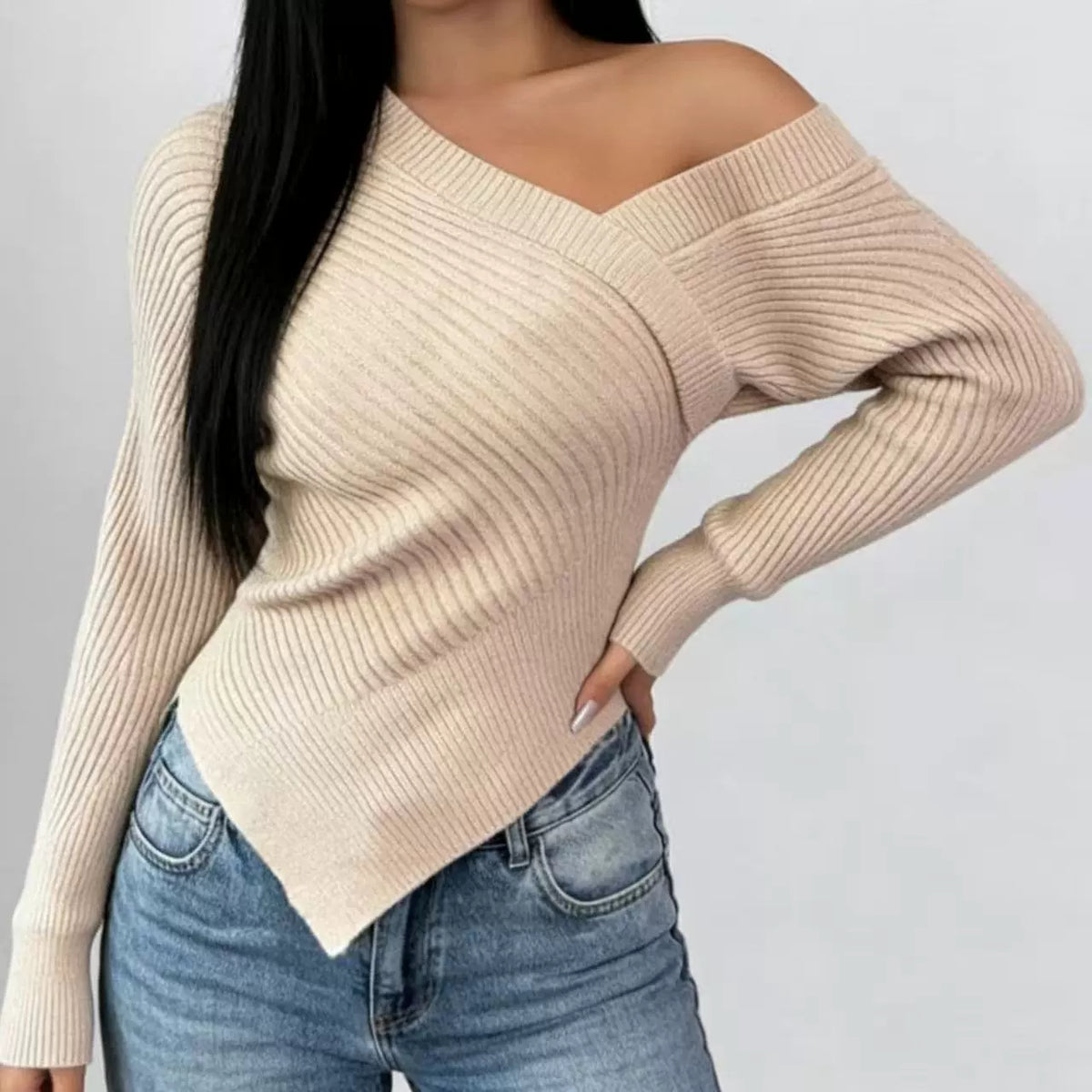 Women's Slouchy Knitwear Fall Winter Sexy Off-shoulder Fitted Asymmetrical Hem T-shirt Sweater with Waist Taper