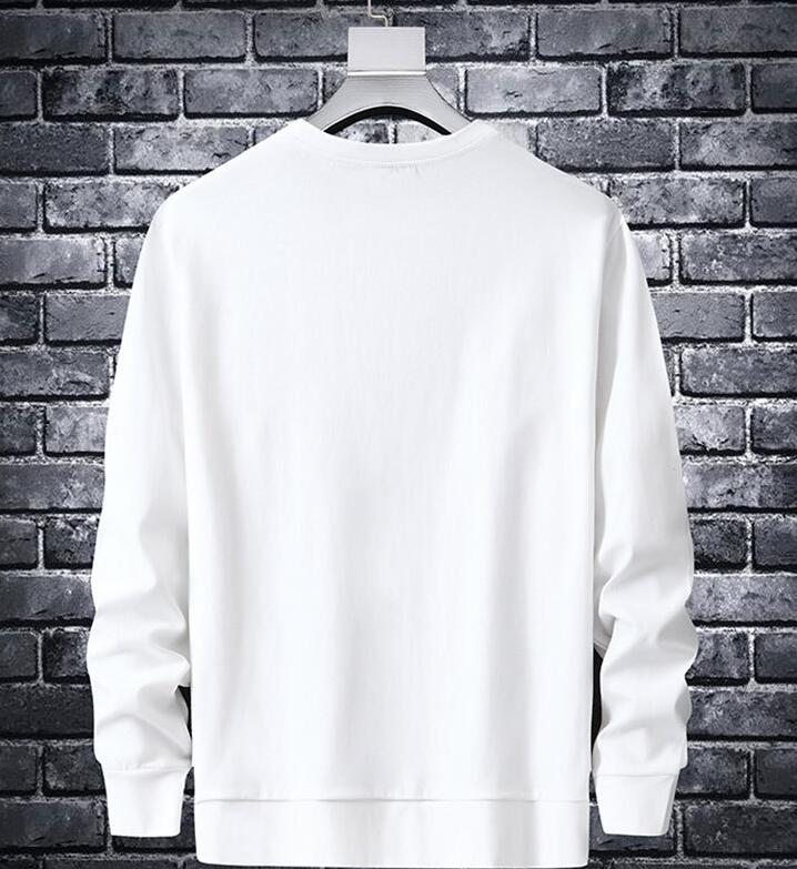Men's Slim-Fit Graphic Round Neck Long Sleeve Tee