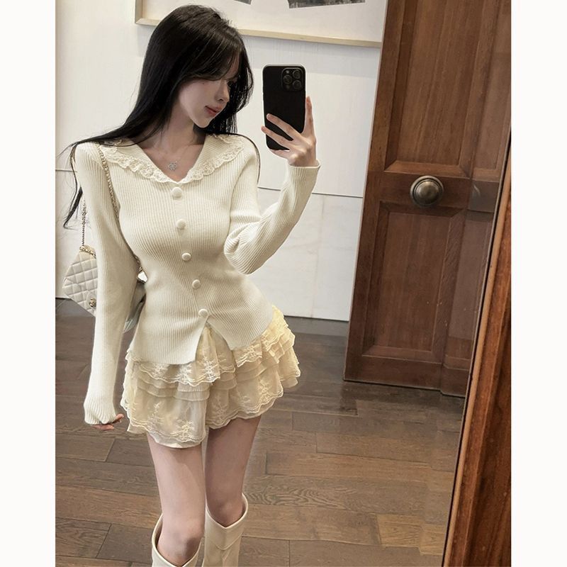 Gentle-style Lace Doll-collar Knit Sweater