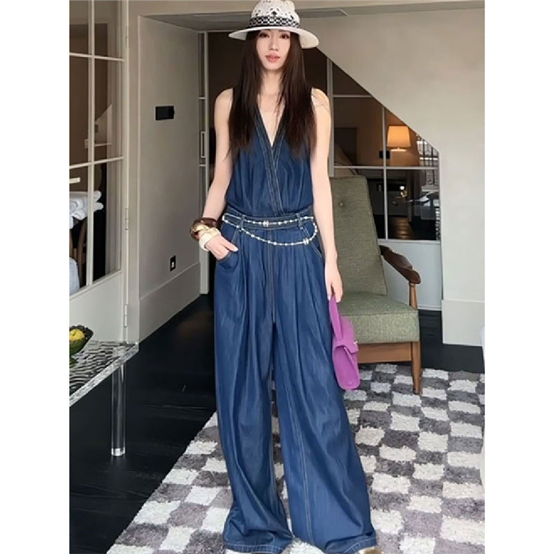 Fashionable Plus-Size Denim Overalls With Straps
