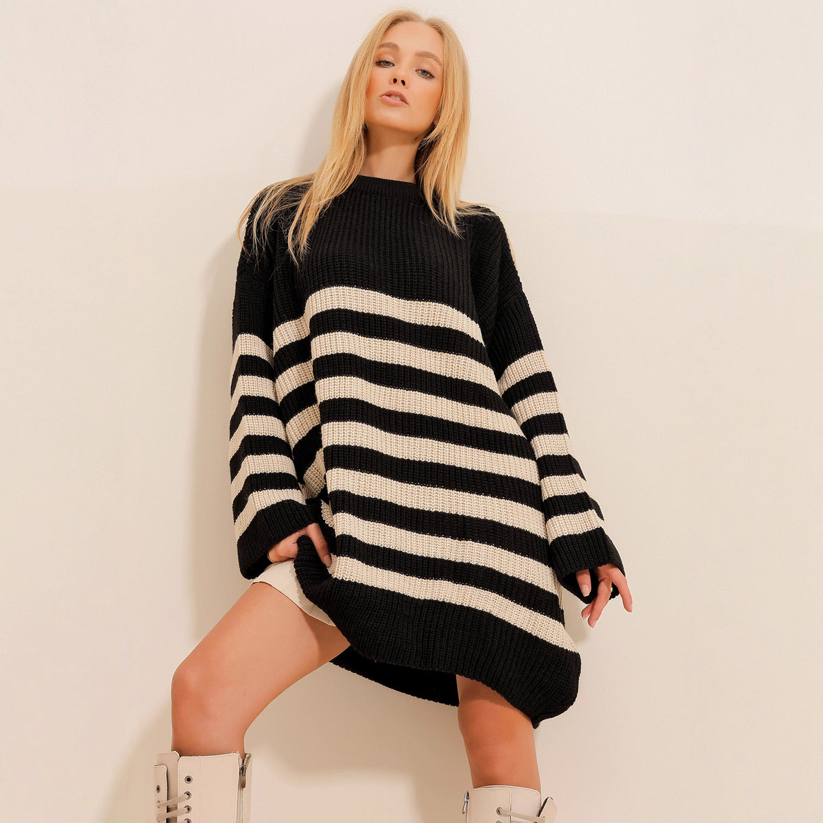 Womens Plus-size Loose Crew-neck Striped Sweater