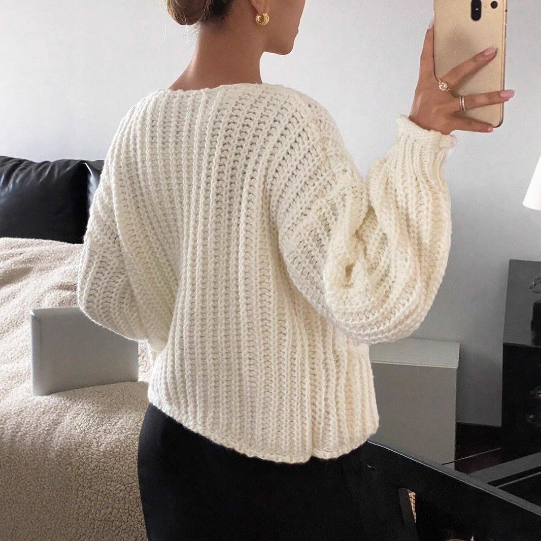 Women's Warm Knitted Sweater with Buttoned Pockets