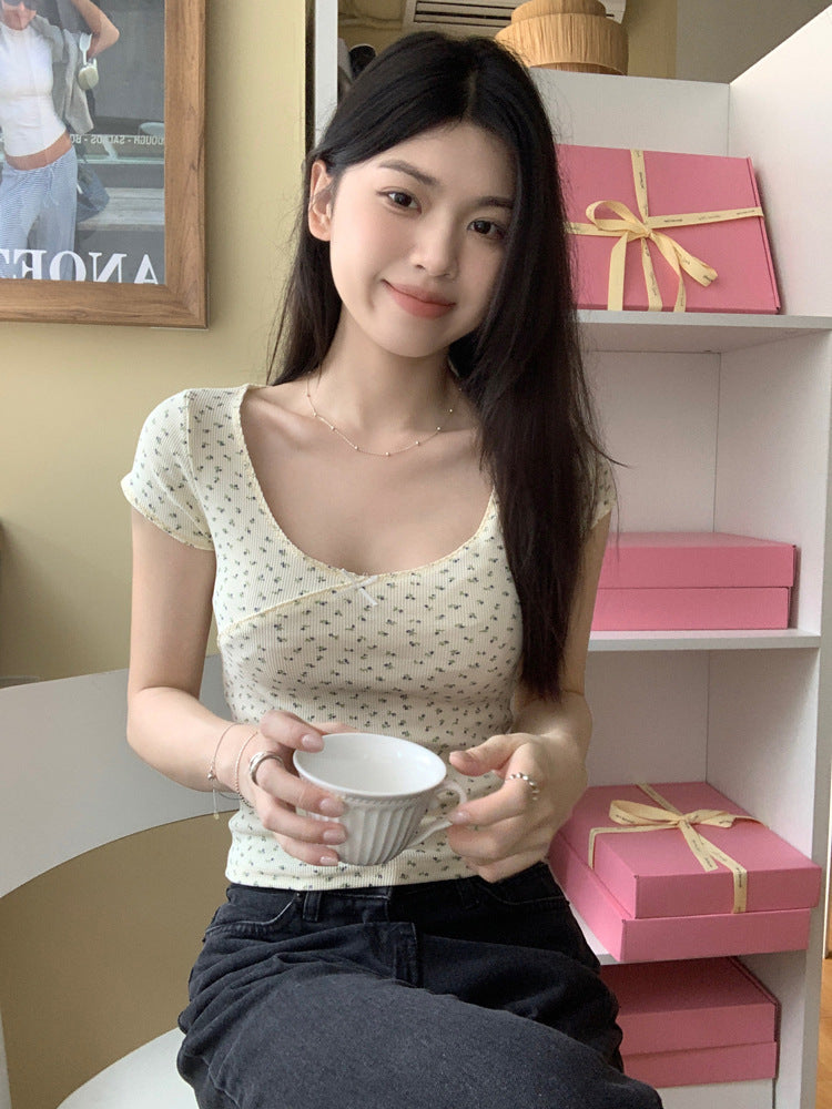 Floral Bow Short-Sleeve Scoop Neck Tee