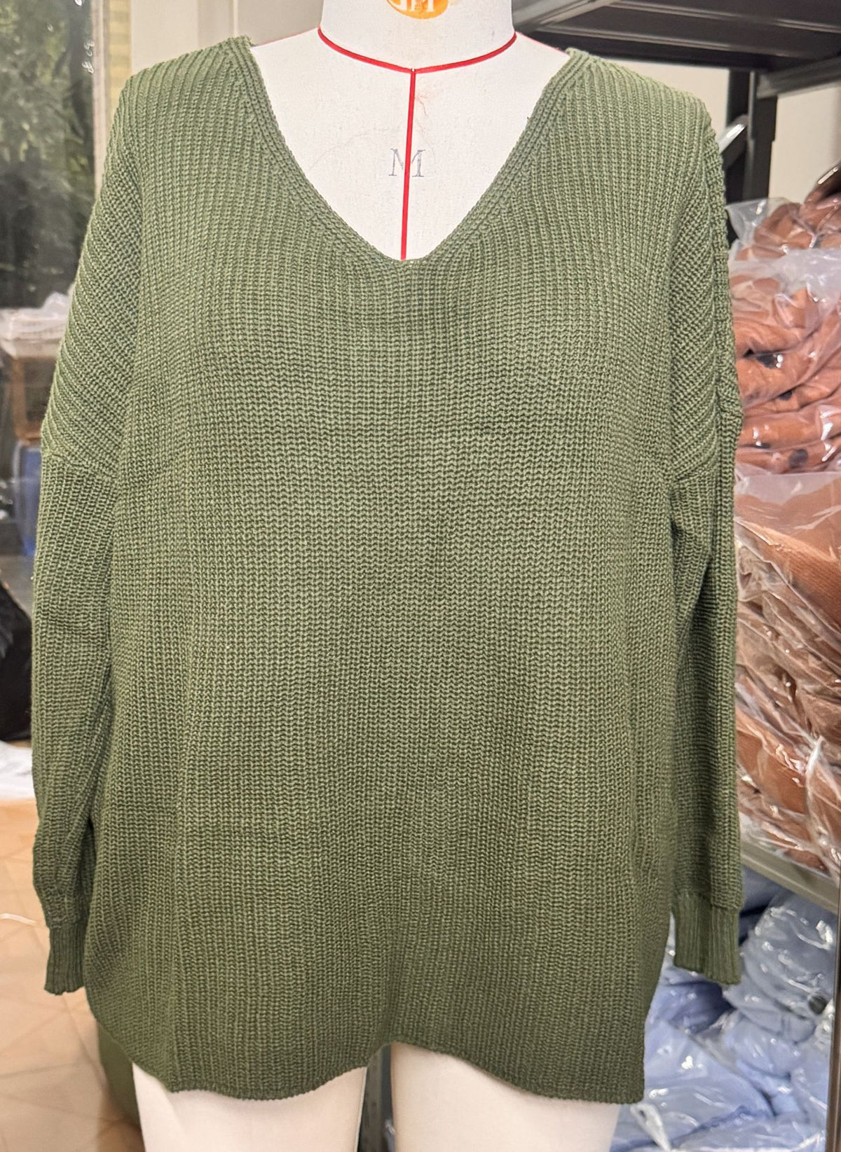 V-neck Loose-fitting Long-sleeve Sweater for Fall and Winter